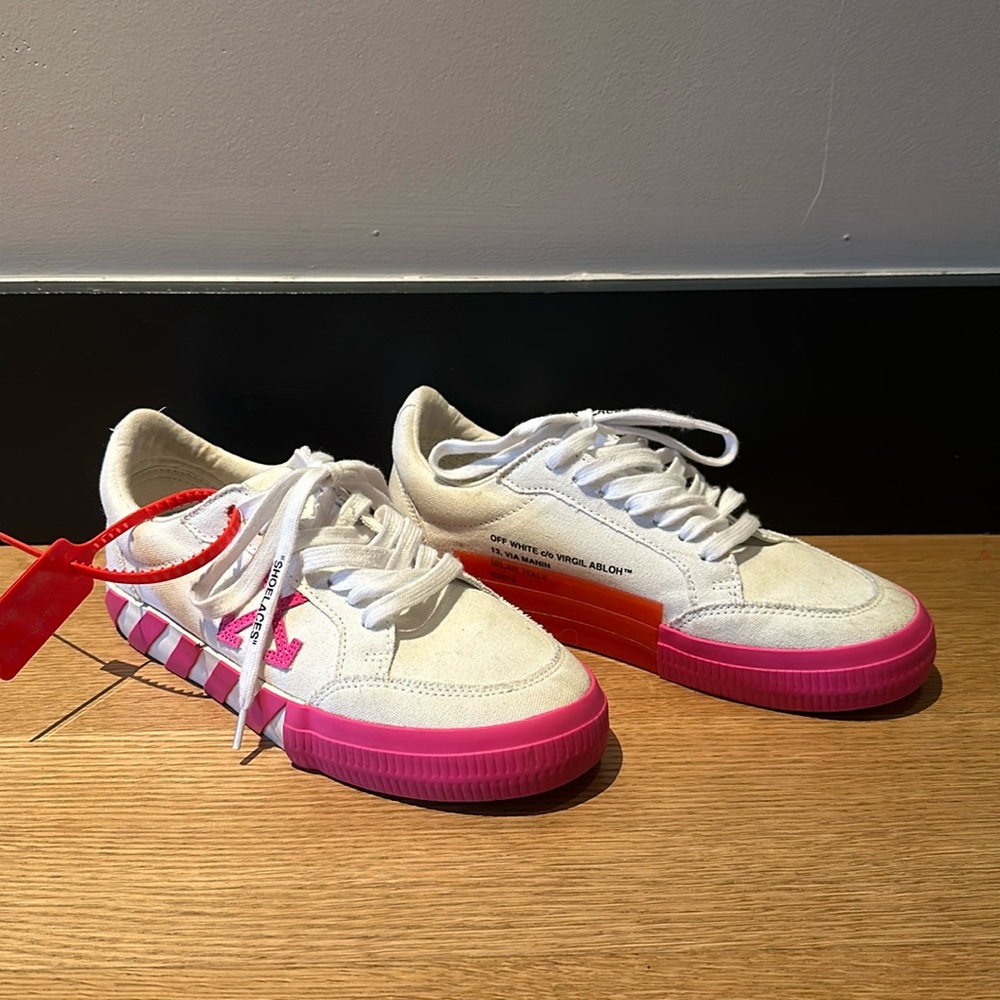 Off White Virgil Abloh canvas sneakers.